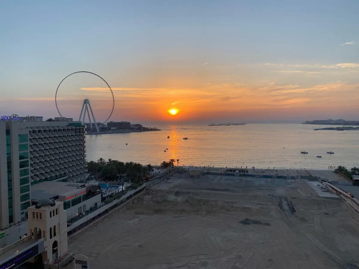 California Hostel Dubai Beach